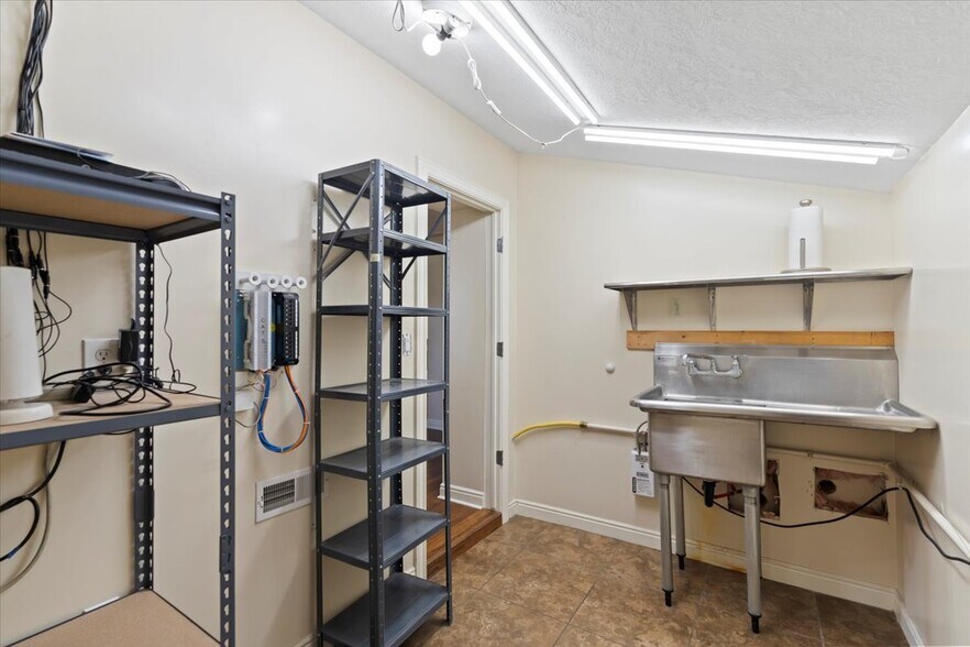 More Photos Of 2639 Lincoln Ave, Ogden Storefront Retail Office For Sale