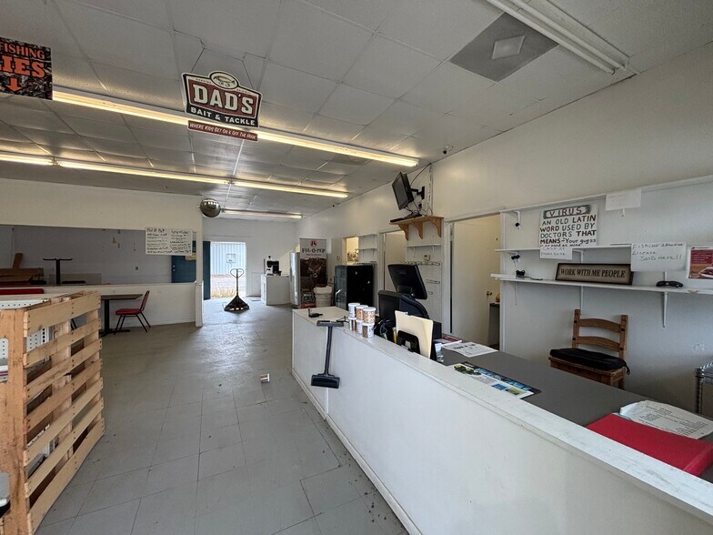 More Photos Of 866 FM 99, Whitsett Storefront For Sale