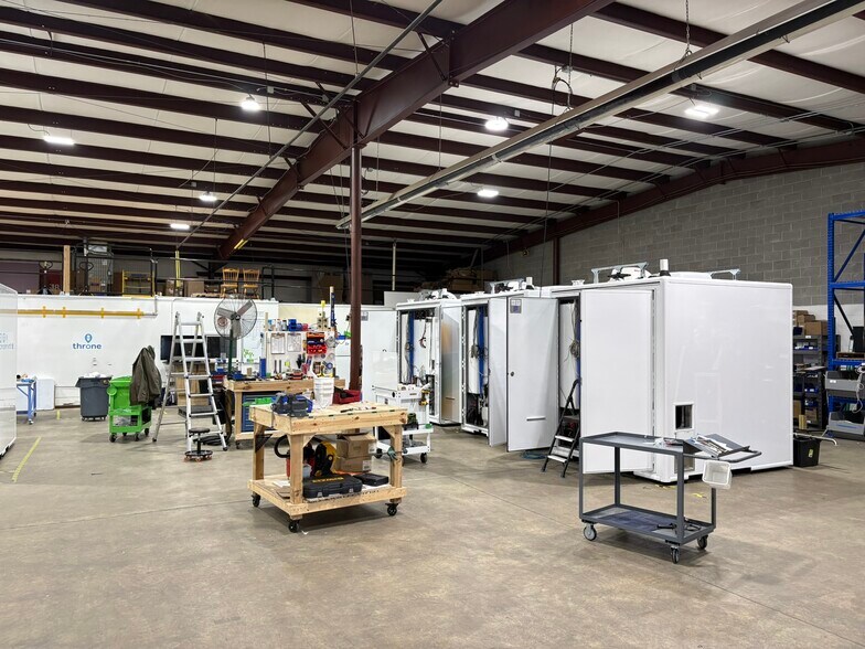 More Photos Of 53042 Faith Ave, Elkhart Light Manufacturing For Sale