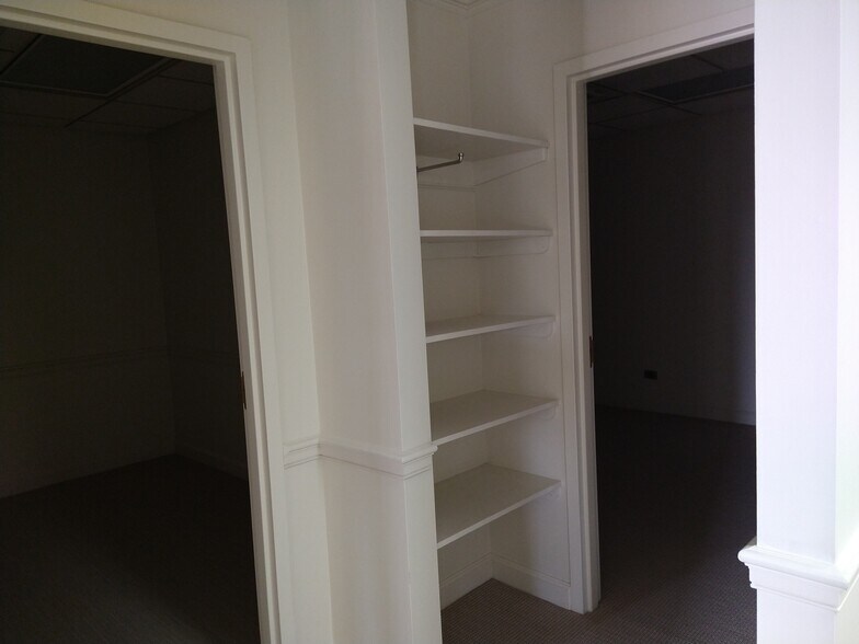 More Photos Of 141 New St, Macon-Bibb Office For Lease