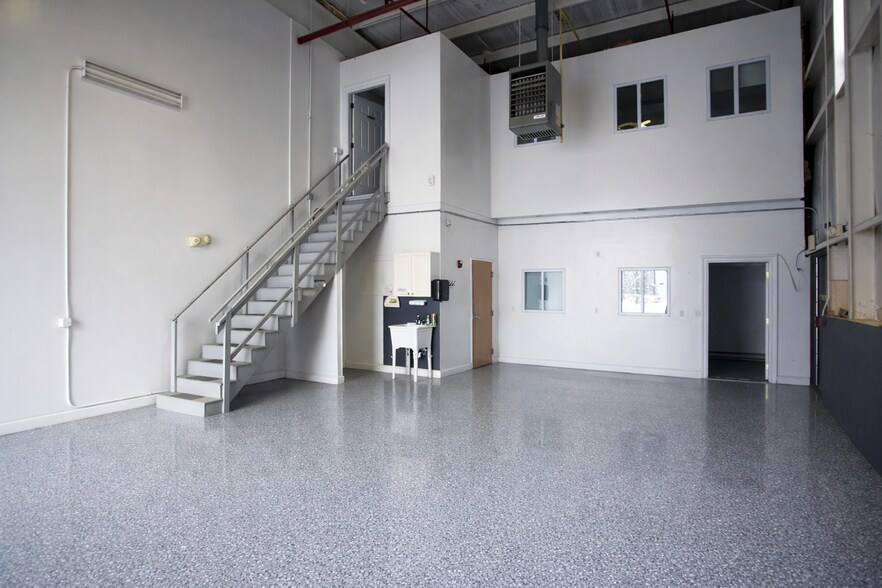 More Photos Of 55 Knox Trail, Acton Warehouse For Lease