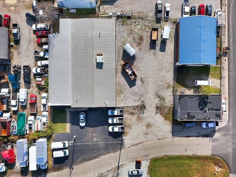 More Photos Of 1518 Petunia Ave, Louisville Warehouse For Sale