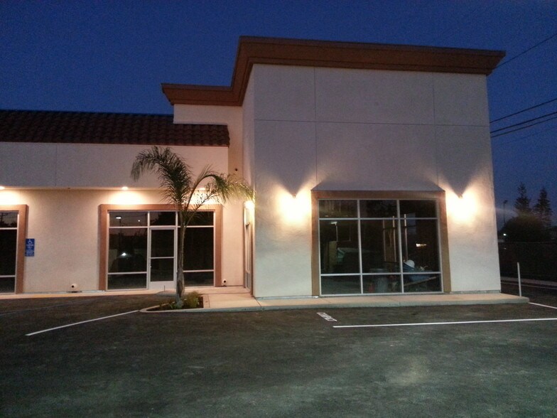 More Photos Of 2860 E Vineyard Ave, Oxnard Storefront Retail Office For Lease