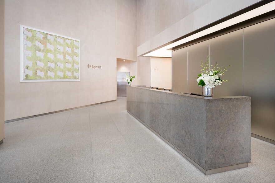 More Photos Of 560 Lexington Ave, New York Office For Lease