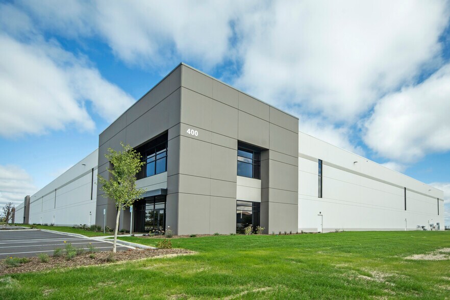 More Photos Of 400 Innovation Dr, Janesville Industrial For Lease