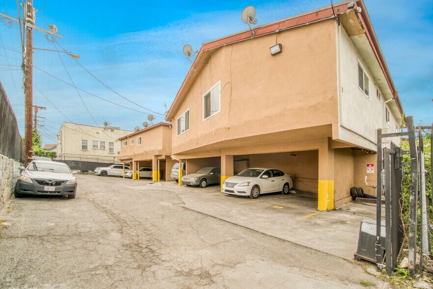 More Photos Of 4023-4027 W 28th St, Los Angeles Apartments For Sale