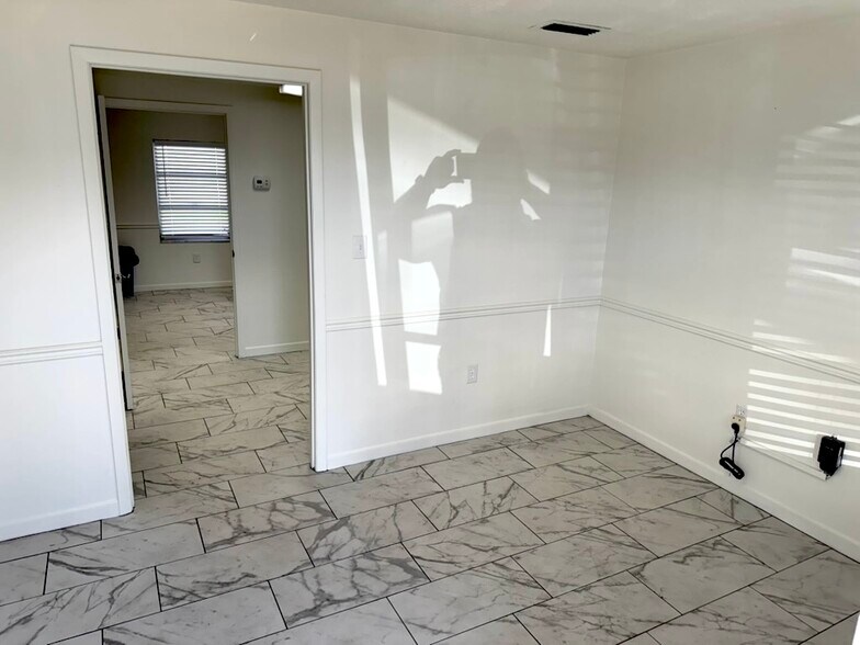 More Photos Of 1804 W Baker St, Plant City Office For Lease