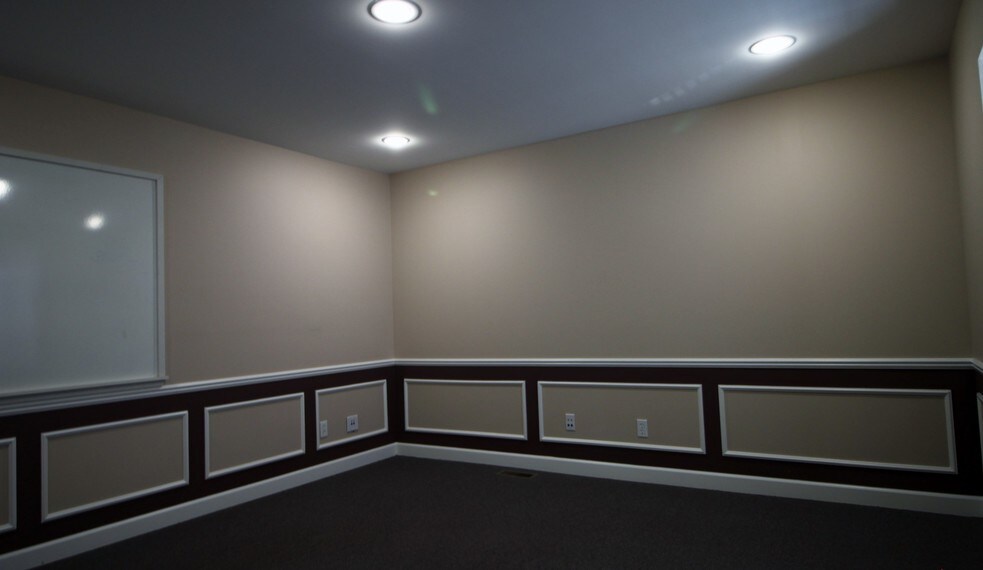 More Photos Of 10151-10171 Bergin Rd, Howell Flex For Lease