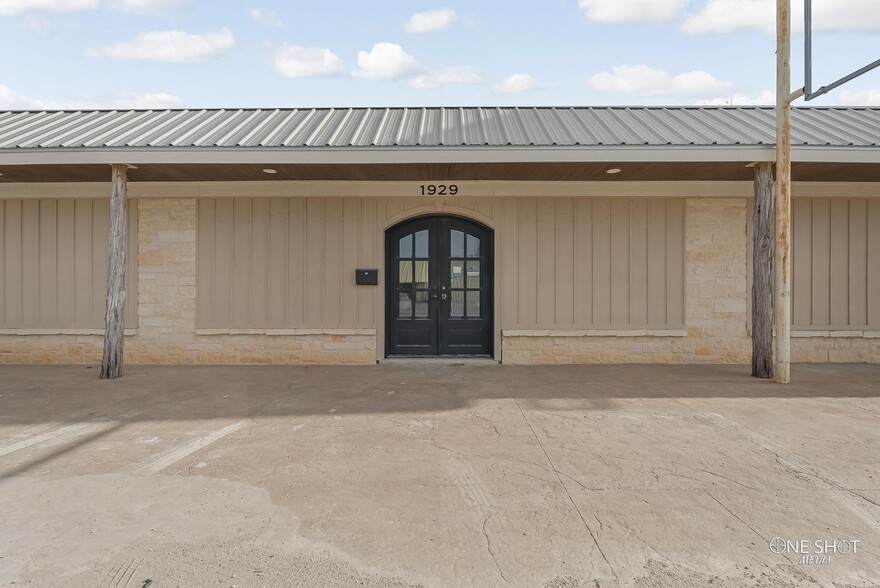 Primary Photo Of 1929 S Treadaway Blvd, Abilene Showroom For Lease