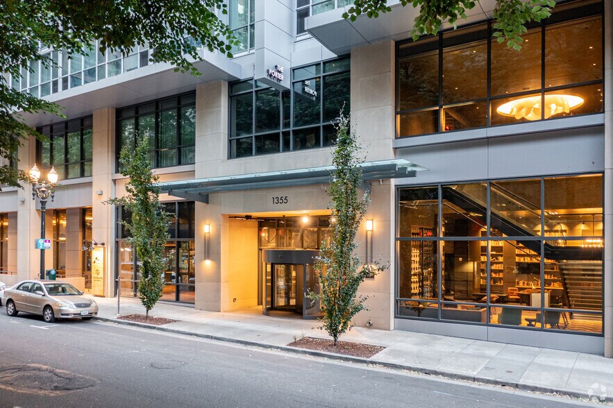 More Photos Of 1355 SW 2nd Ave, Portland Hotel For Lease