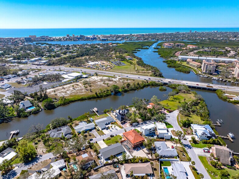 More Photos Of 2119- 2125 Montclair Dr, Sarasota Apartments For Sale