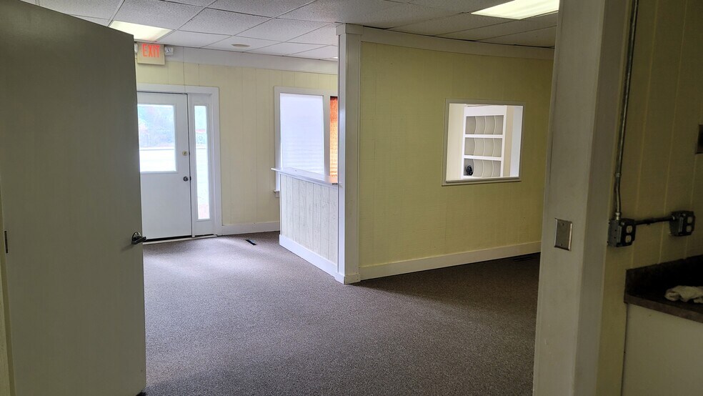 More Photos Of 1908 N Pleasantburg Dr, Greenville Office For Sale