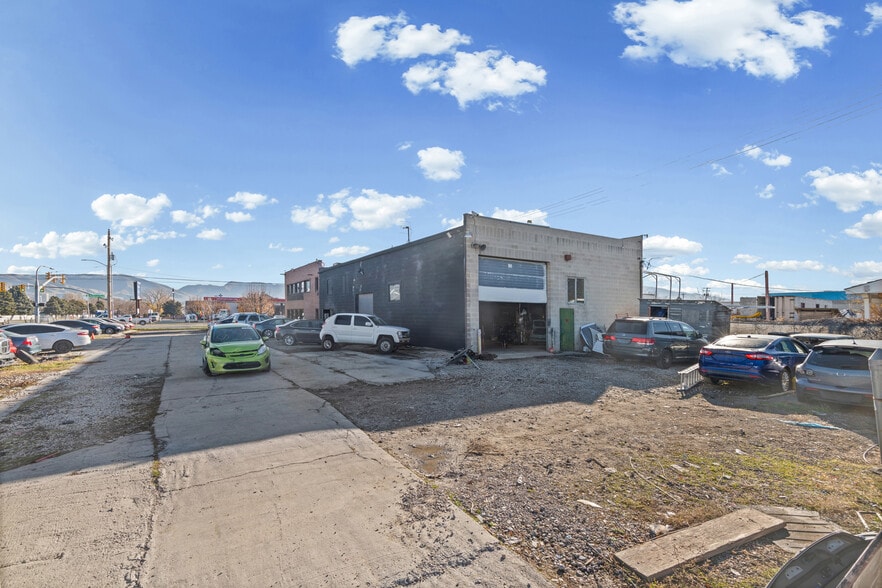 More Photos Of 424 S Redwood Rd, Salt Lake City General Retail For Sale