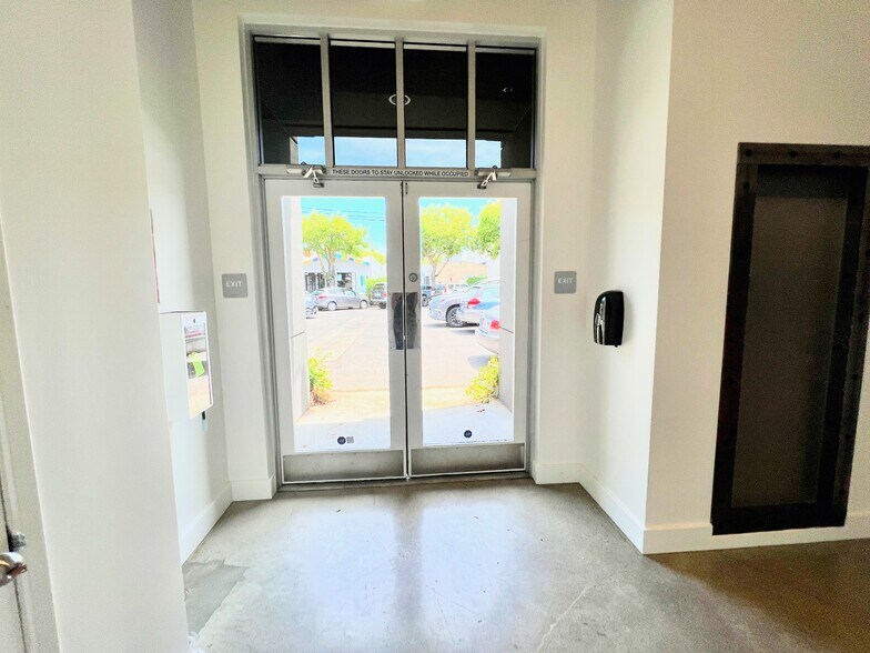 More Photos Of 359 State St, Los Altos Storefront For Lease