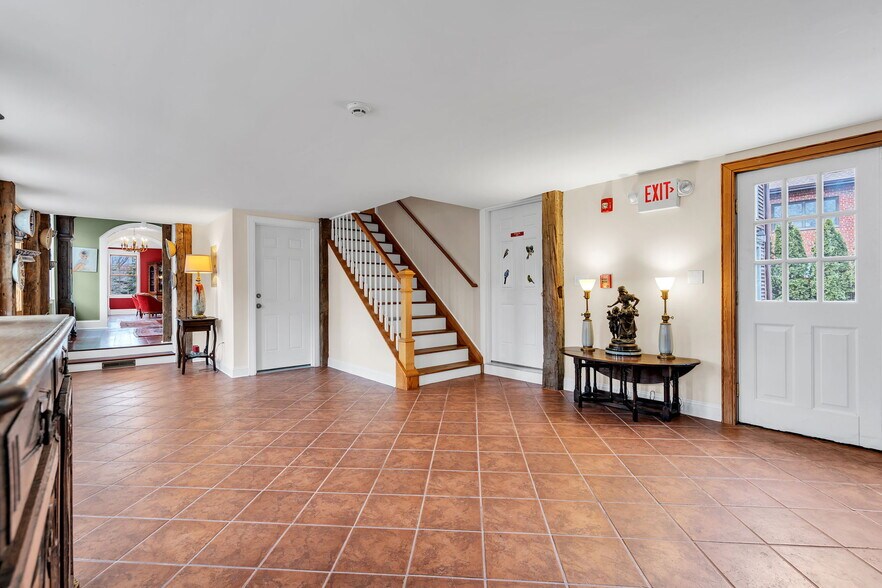 More Photos Of 137 Stockton St, Hightstown Flex For Sale