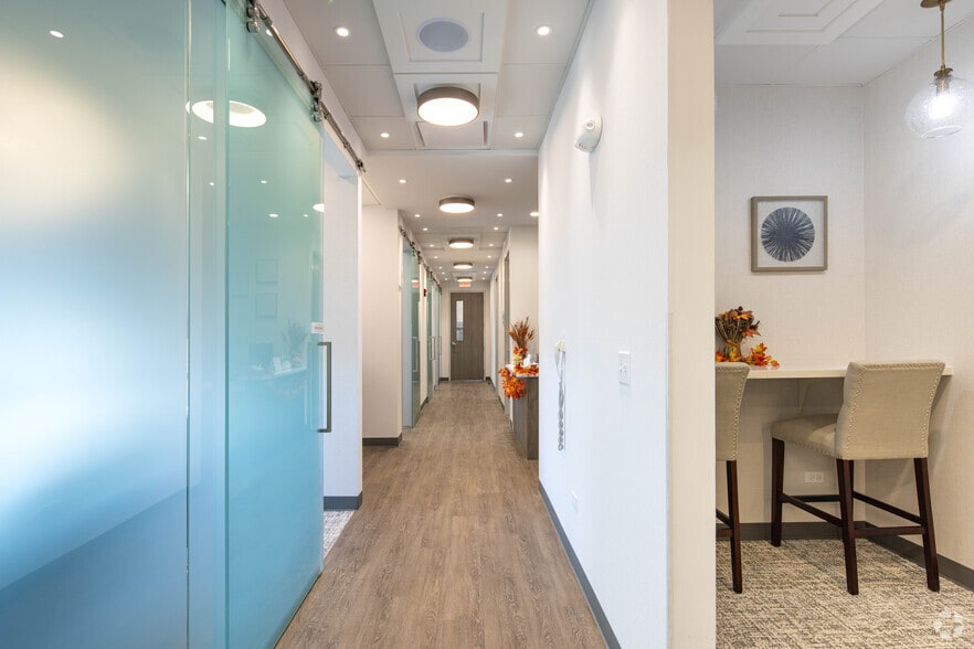 More Photos Of 2300 Lehigh Ave, Glenview Storefront Retail Office For Lease