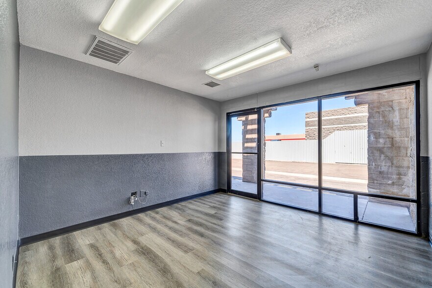 More Photos Of 7809 N 68th Ave, Glendale Warehouse For Sale