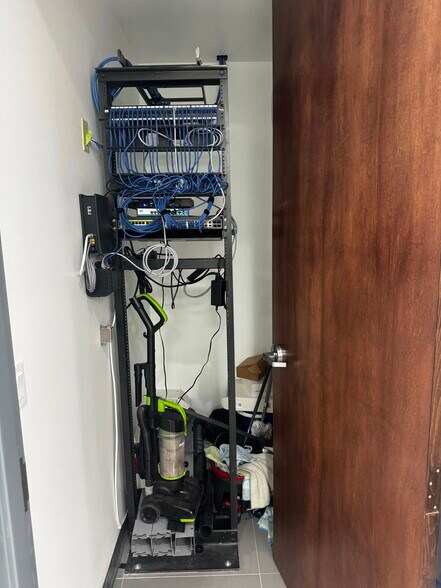 More Photos Of 11323 Rojas Dr, El Paso Warehouse For Lease