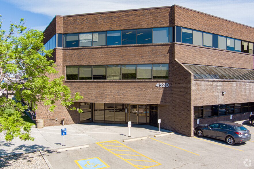 More Photos Of 4520 16th Ave NW, Calgary Office For Lease