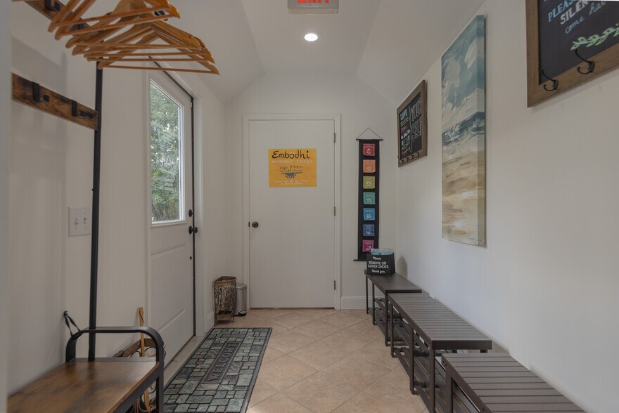 More Photos Of 189 S Pearl St, Pearl River Medical For Sale