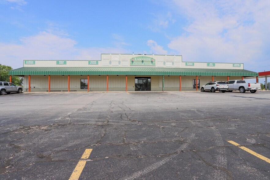 Primary Photo Of 4040 S Expressway, Council Bluffs Convenience Store For Lease