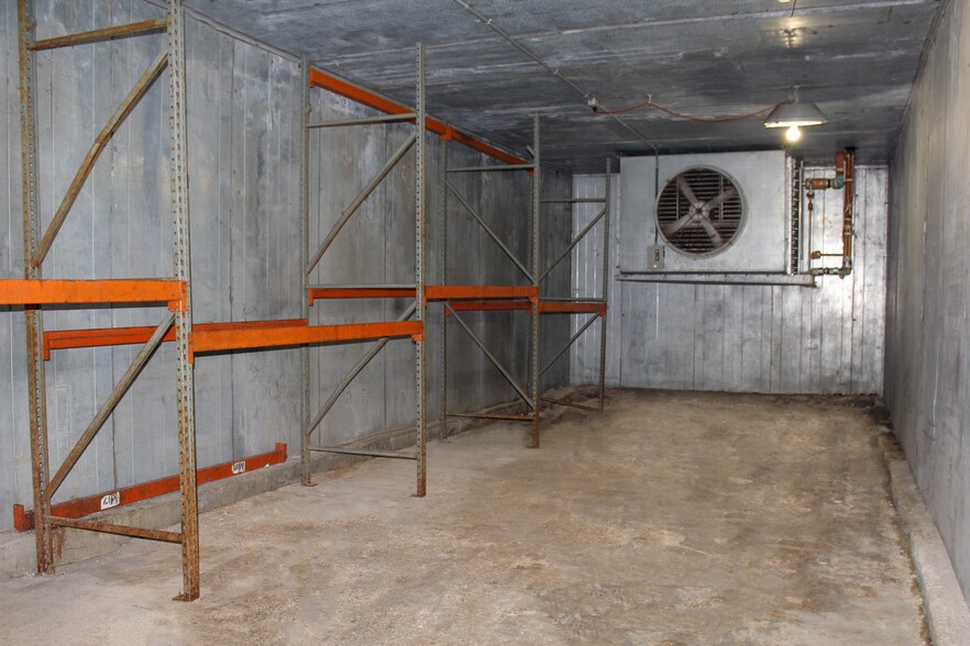 More Photos Of 1305 S Brazos St, San Antonio Refrigeration Cold Storage For Lease