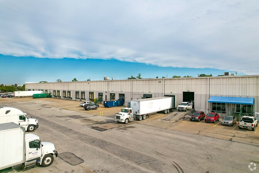 Primary Photo Of 11401-11445 Moog Dr, Saint Louis Distribution For Lease