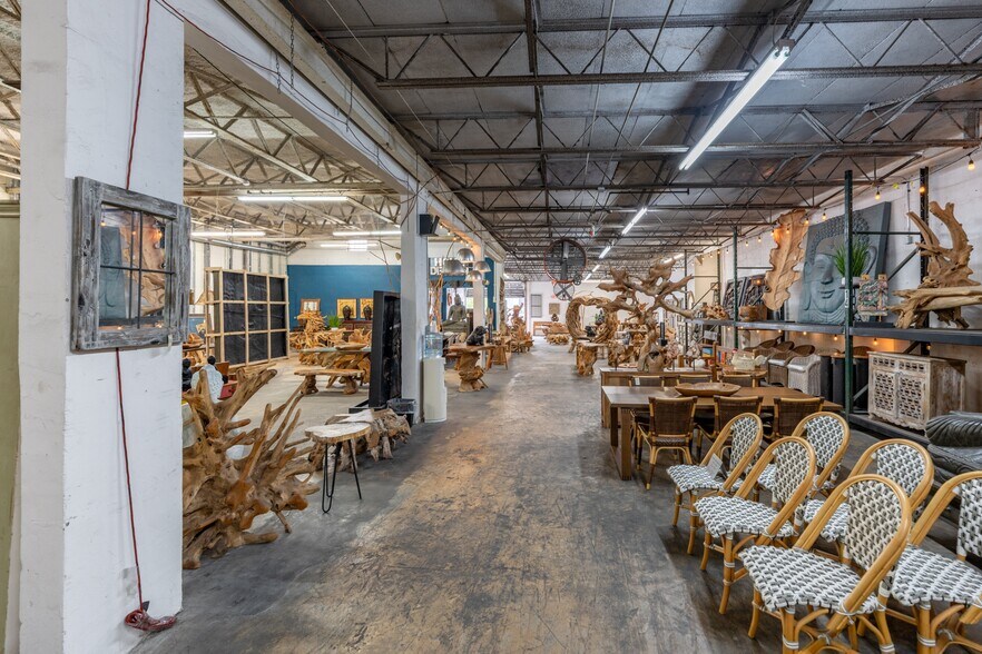 More Photos Of 3750 NW 46th St, Miami Manufacturing For Sale