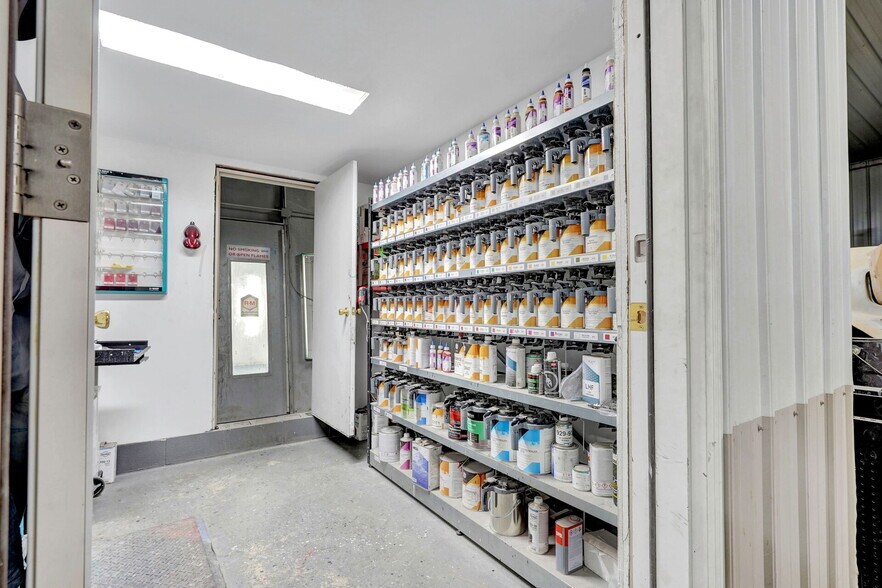 More Photos Of 5220 Maple Ln, Cuba Auto Repair For Sale