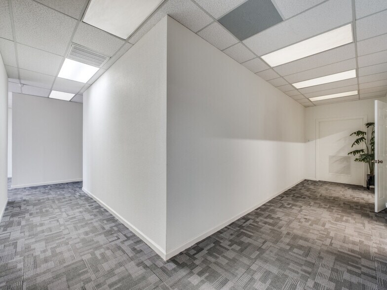 More Photos Of 1202 N Flores St, San Antonio Loft Creative Space For Sale