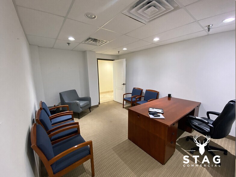 More Photos Of 3901 Airport Fwy, Bedford Office For Lease