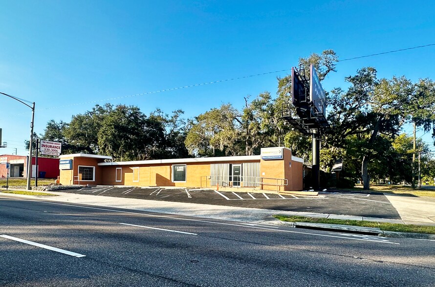 Primary Photo Of 550 E Bay Dr, Largo Medical For Sale