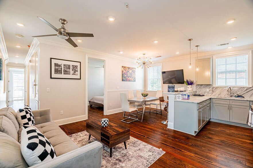 More Photos Of 1201 Baronne St, New Orleans Hotel For Sale
