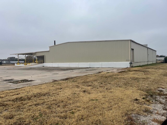 More Photos Of 201 S Cedar Ave, Valley Center Warehouse For Sale