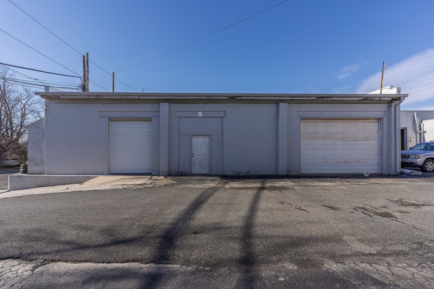 More Photos Of 500 Pine St, Holmes Unknown For Lease