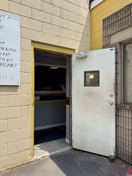 More Photos Of 71 S Turnpike Rd, Wallingford Manufacturing For Lease