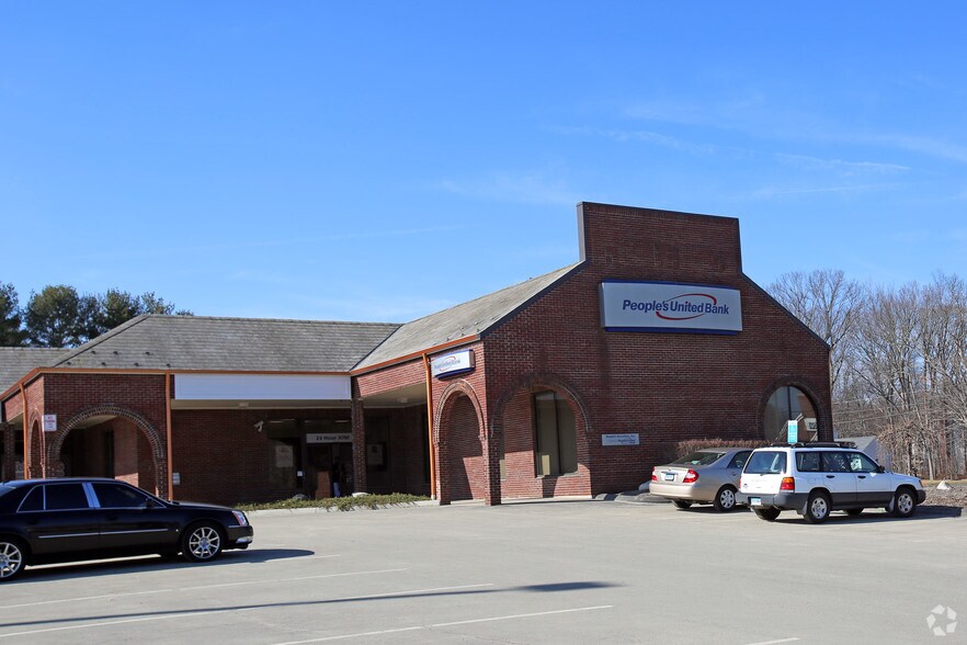 More Photos Of 401 Monroe Tpke, Monroe General Retail For Lease