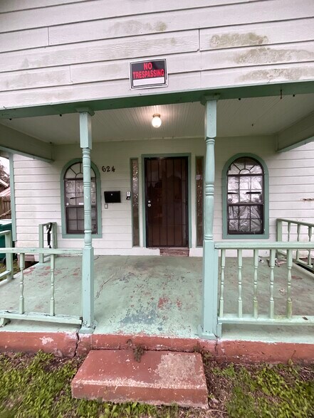 More Photos Of 609 Oak St, La Marque Warehouse For Sale