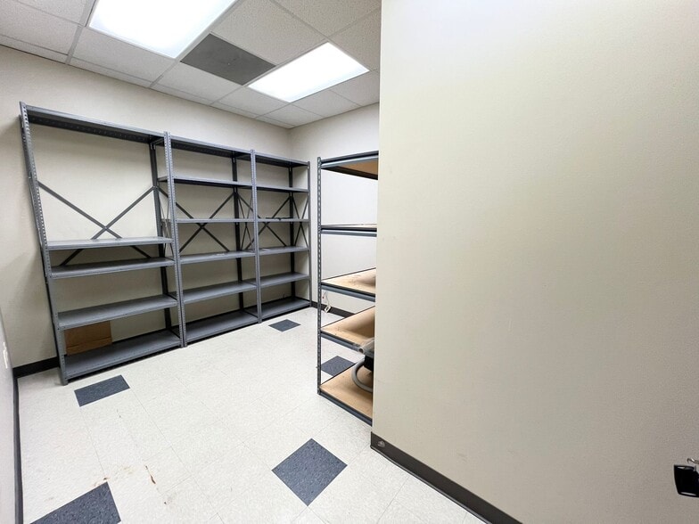 More Photos Of 100 Briarwood West Dr, Jackson Office For Lease