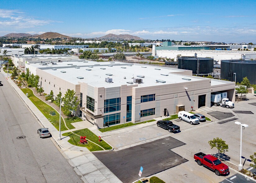 More Photos Of 135 Via Trevizio, Corona Warehouse For Lease