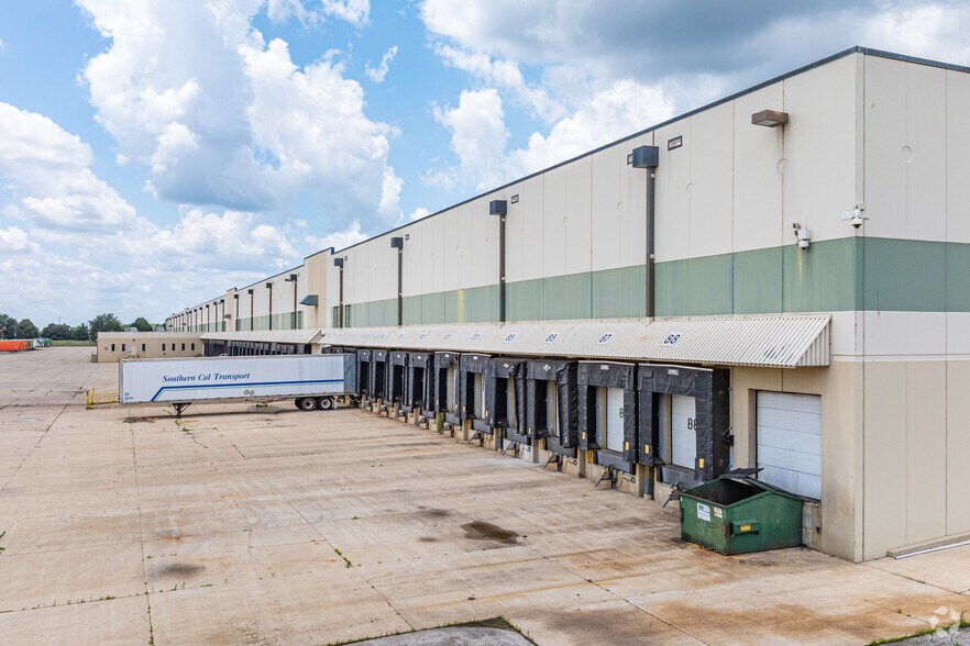 More Photos Of 2380 Sullivan Rd, Aurora Manufacturing For Lease