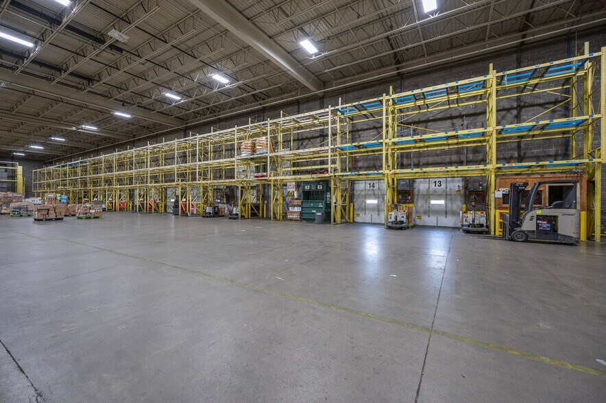 More Photos Of 707 Airport Rd, Bismarck Distribution For Sale