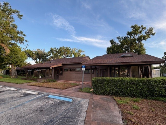 Primary Photo Of 101-110 Southern Oaks Dr & Thonotosassa Rd & Baker St, Plant City Medical For Lease