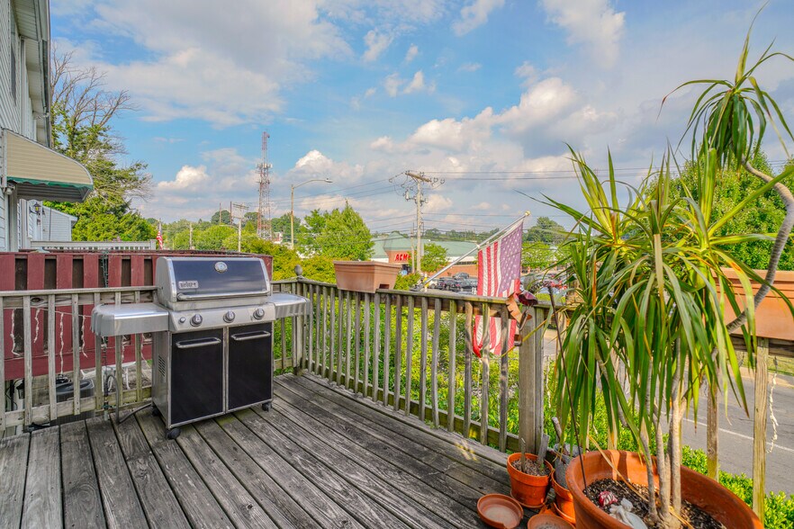 More Photos Of 610 S Cedar Ln, Upper Darby Office Residential For Sale