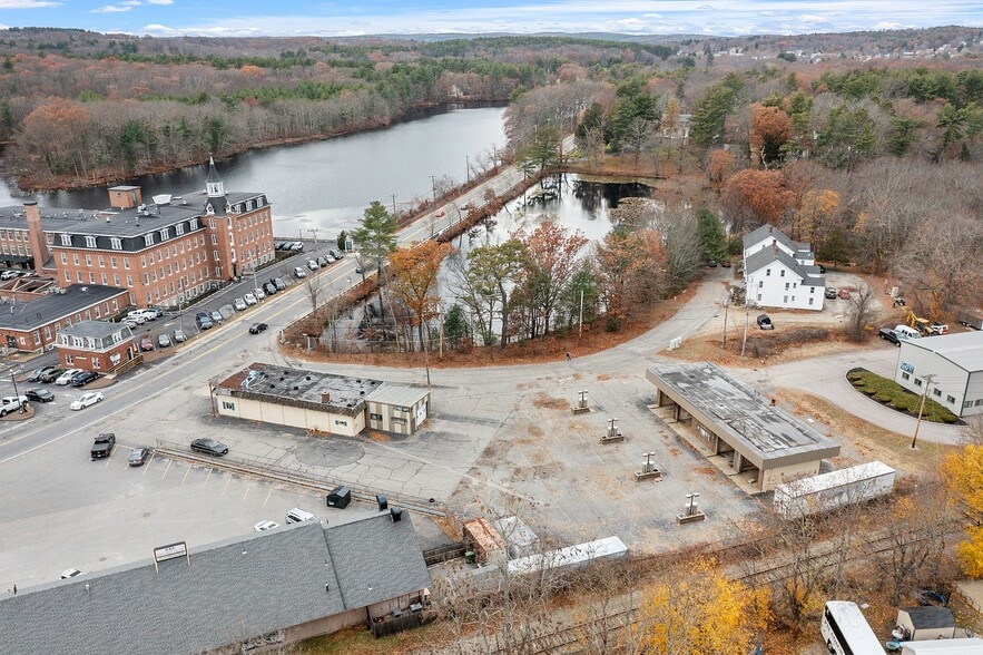 More Photos Of 679 Linwood Ave, Whitinsville Freestanding For Sale