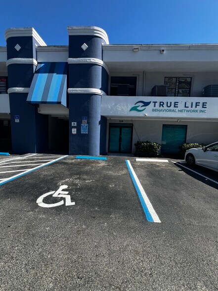 More Photos Of 13500 SW 88th St, Miami Medical For Sale