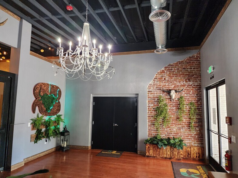 More Photos Of 142-144 N K St, Tulare Restaurant For Sale