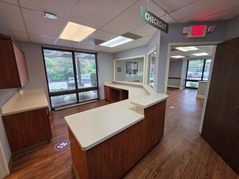 More Photos Of 2711 Randolph Rd, Charlotte Medical For Sale