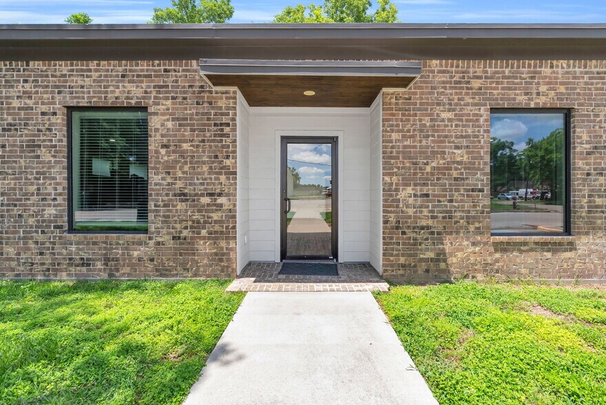 More Photos Of 907 Otto St, Brookshire Loft Creative Space For Sale