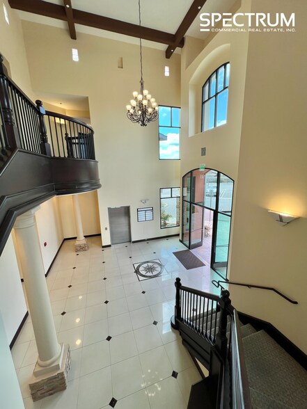 More Photos Of 145 Park Ln, Moorpark Medical For Lease